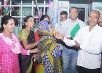 ಮಾನಸಿಕ ಸಮಸ್ಯೆಯಿಂದ ೪ ವರ್ಷಗಳಿಂದ ಮಡಿಕೇರಿಯಲ್ಲಿದ್ದ ಮಹಿಳೆ,ಸತ್ತ ಪತ್ನಿ ಮರಳಿದಳೇ ಎಂದು ಅಚ್ಚರಿಯಿಂದ ಬಿಗಿದಪ್ಪಿದ ಪತಿ