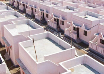 ಮನೆ ನಿರ್ಮಾಣಕ್ಕಾಗಿ ಬಂದ ಸಾಲದ ಹಣ ಪಡೆದು ಪ್ರಿಯಕರನ ಜತೆ ಪರಾರಿಯಾದ ವಿವಾಹಿತ ಮಹಿಳೆಯರು!