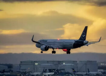 ತಿರುವನಂತಪುರ: ವಿಮಾನ ನಿಲ್ದಾಣದಲ್ಲಿ ತುರ್ತು ಪರಿಸ್ಥಿತಿ ಘೋಷಣೆ: ಏರ್ ಇಂಡಿಯಾ ಎಕ್ಸ್‌ಪ್ರೆಸ್‌ ವಿಮಾನ ತುರ್ತು ಭೂಸ್ಪರ್ಶ !