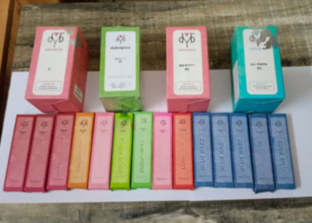 ಮೊಬೈಲ್ ಅಂಗಡಿಗೆ ಪೊಲೀಸರಿಂದ ದಾಳಿ, ಇ-ಸಿಗರೇಟ್ ವಶಕ್ಕೆ