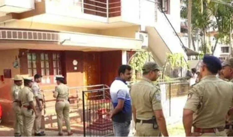 ಮಂಗಳೂರಿನಲ್ಲಿ ಮಗಳೊಂದಿಗೆ ತಾಯಿ ಆತ್ಮಹತ್ಯೆ ಪ್ರಕರಣ,ಮಹಿಳೆ ಮನೆಯಲ್ಲಿ ಪೊಲೀಸರಿಗೆ ಸಿಕ್ಕಿತು ಡೆತ್‌ನೋಟ್,ಓರ್ವ ಸೆರೆ