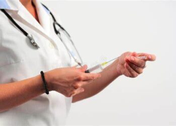 ವೈದ್ಯರ ನಿರ್ಲಕ್ಷ್ಯದಿಂದ ಹಲವರಿಗೆ ಒಂದೇ ಸಿರಿಂಜ್, ಬಾಲಕಿಗೆ ಎಚ್​ಐವಿ !