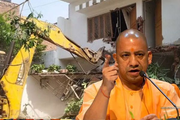 ಕೊಲೆ ಪ್ರಕರಣದ ಸಾಕ್ಷಿಯೊಬ್ಬರ ಹತ್ಯೆ ಪ್ರಕರಣ: ಬುಲ್ಡೋಜರ್ ದಾಳಿ ಮಾಡಿ ಬಂಗಲೆ ಕೆಡವಿದ ಯೋಗಿ..!